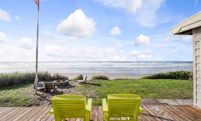 Rockaway Beach Casa | Magnificent Oceanfront Retreat, Pet Friendly, Single Level, Deck and Fire-Pit w/ Views, EV Charging