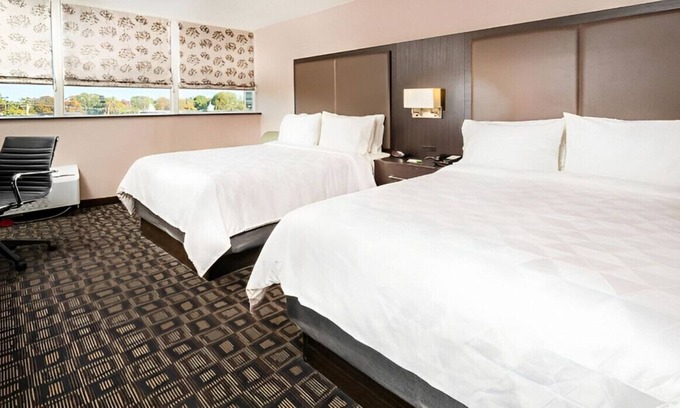 Jeffersontown Casa | Magnificent Rm for Family Getaway! W/ Free WiFi