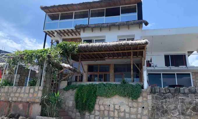 Comuna San José Apartamento | Magnificent Suite with sea view on the third floor