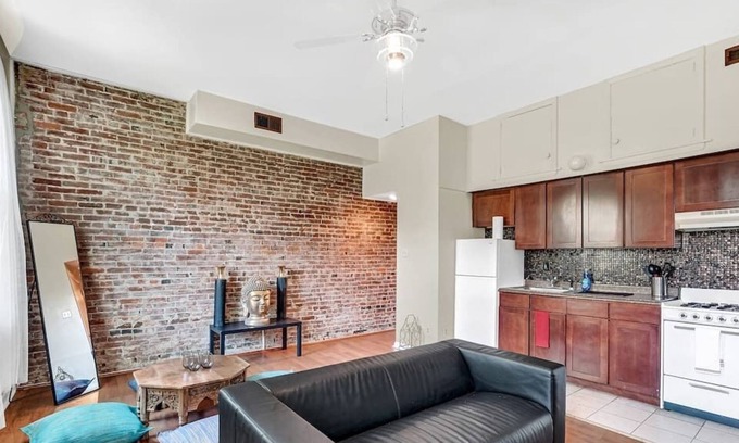 Society Hill Apartamento | Magnificent uniquely designed Center City apt in the heart (4th and Lombard St) Philadelphia