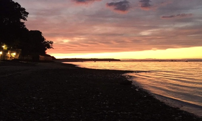 Huntington Casa | Magnificent Waterfront Setting