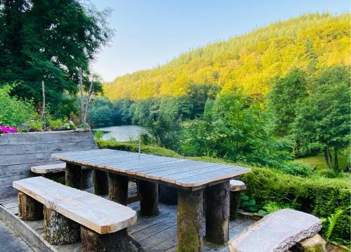Saint-Hilaire-les-Courbes Apartamento | MAGNIFIQUE Location au bout de la route