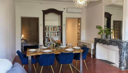 Pezenas Apartamento | Magnifique appartement cours Jean Jaurès Climatisée