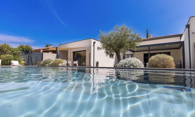 Molleges Casa | Magnifique Maison Contemporaine Dans Villa Triple