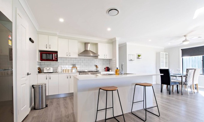 Dubbo Casa | Magnolia Entertainer - Firepit, Pets Welcome