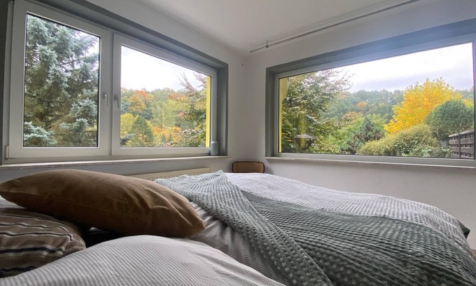 Schmalkalden Apartamento | Magnolia Ferienwohnung mitten in Grünen mit Terasse und Sauna