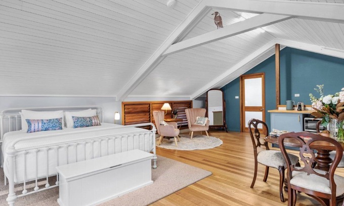 Pokolbin Villa | MAGPIE LOFT - THE VINTAGE HOLIDAY HOUSE