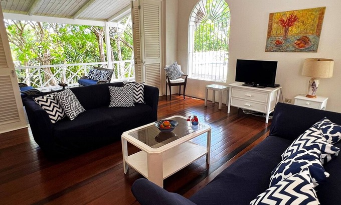 Sion Hill Casa | Mahogany Grove Villa in nature with private pool