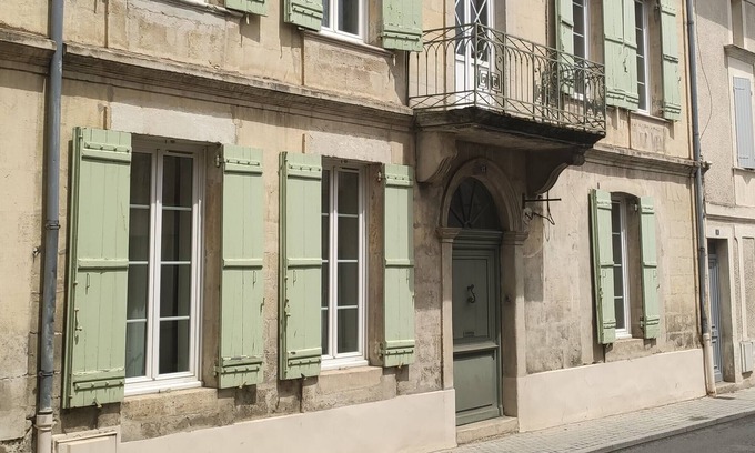 Port-Sainte-Foy-et-Ponchapt Casa | Maison de Maitre located on the banks of the Dordogne