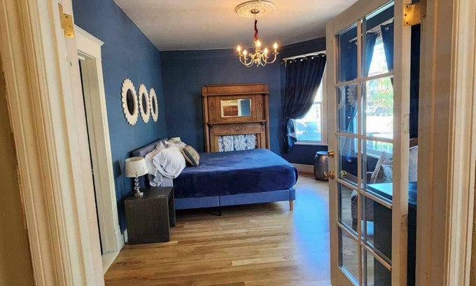 Riverfront Casa | Maida Vale Flats - Lower