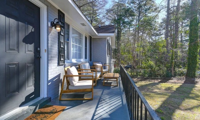 Forest Acres Casa | Main Home + Guest Suite - Mins to USC + Ft Jackson