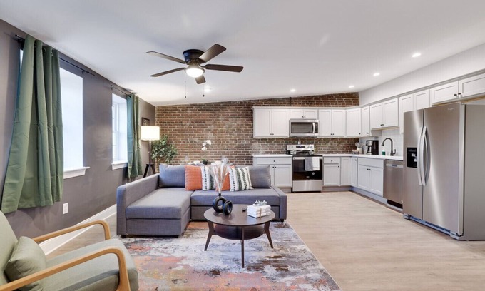 Stroudsburg Apartamento | Main Streets Finest Pt. 4