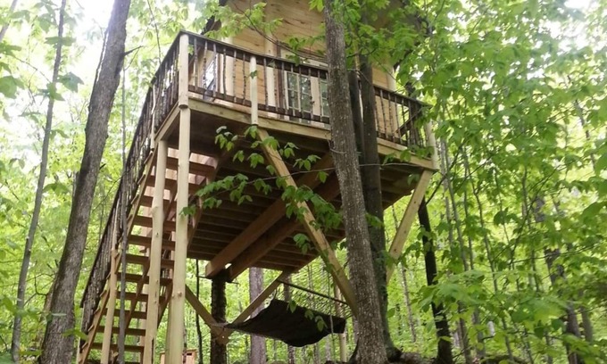 Stoneham Cabina | Maine Woods Treehouse-The Birdie