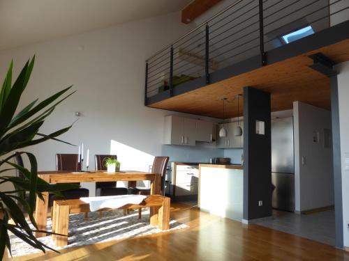 Hirschberg Apartamento | Maisonette-Ferienwohnung in Feldrandlage Bergstraße Nähe Heidelberg