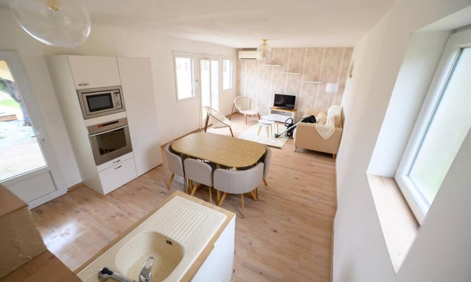 Coulounieix-Chamiers Casa | Maison, 4 personnes, wifi, terrasse, jardin, piscine partagée