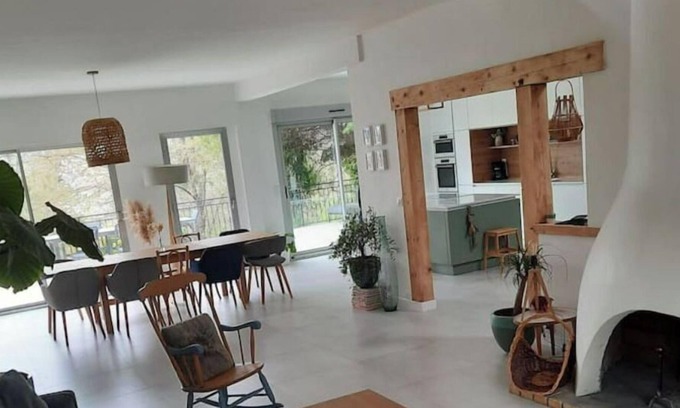 Marcoussis Casa | Maison Atypique 200m² Avec sa Terrasse et sa Forêt