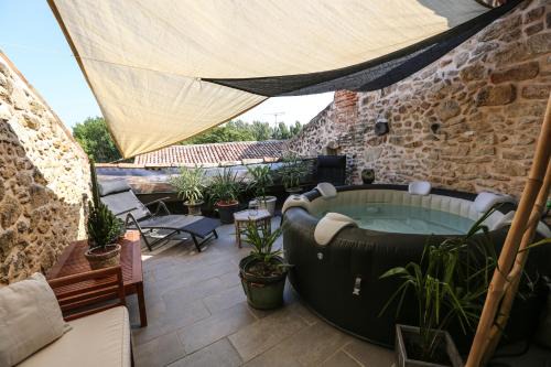 Saint-Macaire Casa | Maison atypique dans cité médiévale