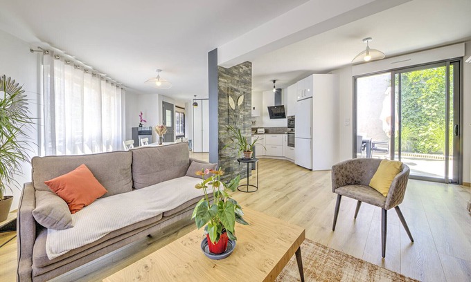 Bonchamp-les-Laval Casa | Maison charmante en centre ville