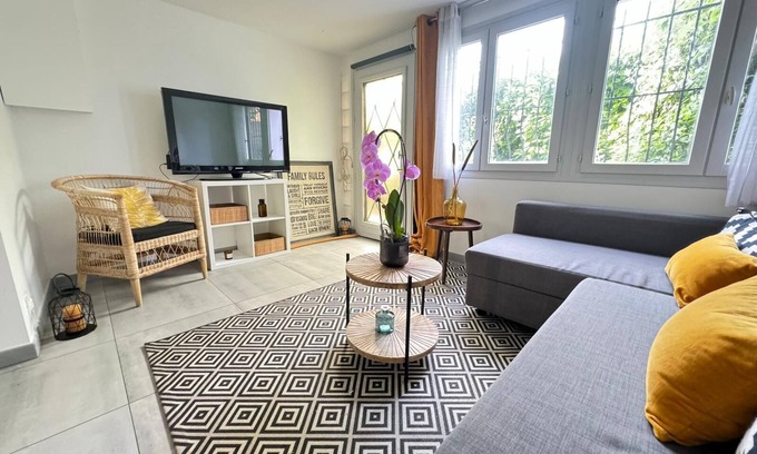 Chelles Apartamento | Maison Confortable Avec Jardin à 15 min de Paris et 20 min de Disney