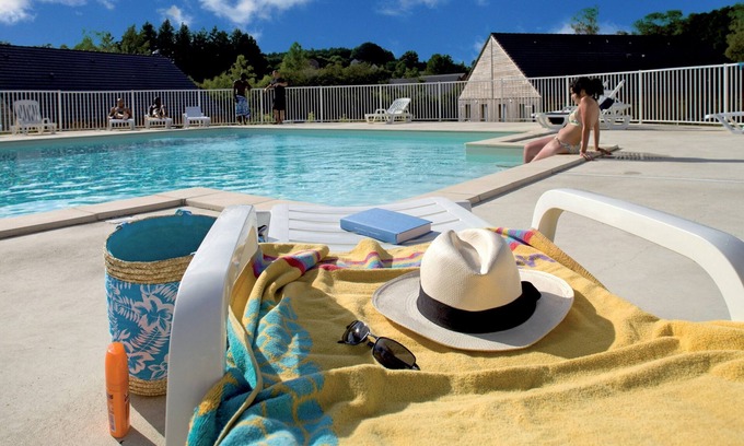 Egletons Casa | Maison cosy �� 700 mètres du centre ville | Wi-Fi + Piscine extérieure