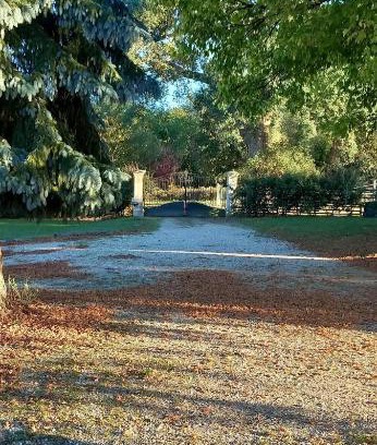 Auros Cama Y Desayuno | Maison d'Emmannaelle