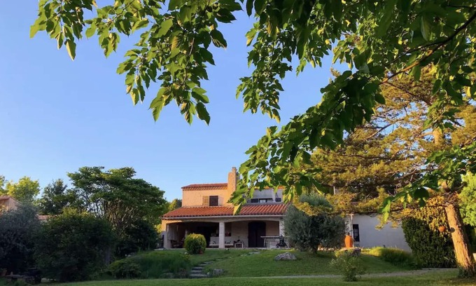 Simiane-Collongue Casa | Maison Dans un Écrin de Verdure Piscine Plein sud