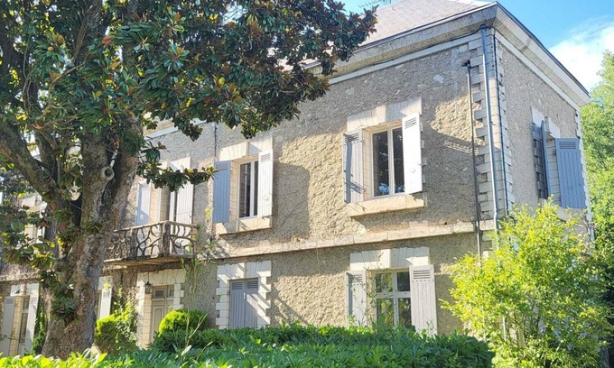 Montcaret Casa | Maison de Charme Avec Piscine et Climatisation