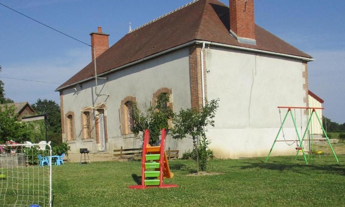Cressanges Casa | Maison de Ferme Rénovée avec SPA, Salle de Jeux et Activités pour Enfants - FR-1-489-28