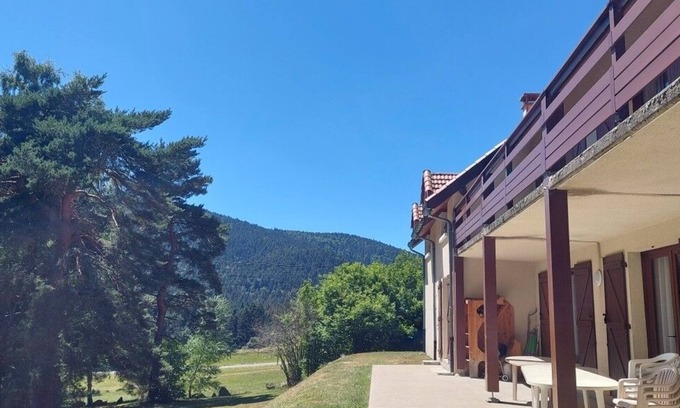 Chalmazel-Jeansagniere Casa | Casa-Familiar-Baño con bañera-Vista a la Montana