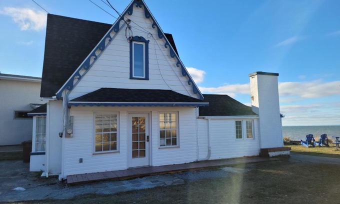 Rimouski-Neigette Casa | Maison du bord du fleuve à 5 min du centre ville