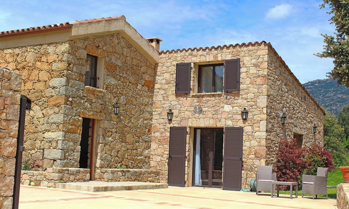 Tavera Casa | Maison en Pierre Entre mer et Montagne Avec Jardin et Piscine Proche D'ajaccio