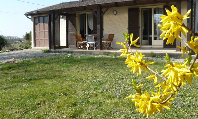 Marboz Casa | Maison Entre Prés et Bois