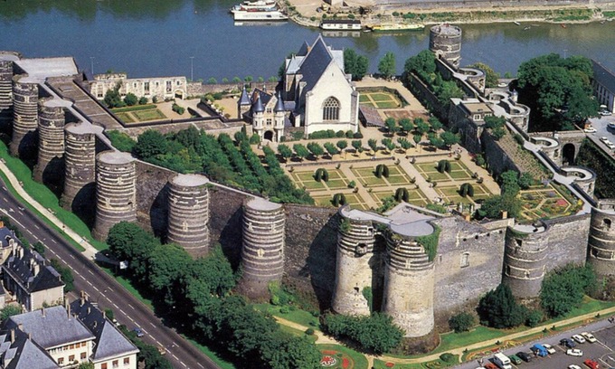 Les Ponts-de-Ce Casa | Maison Familiale, Entre Amis ou Professionnelle