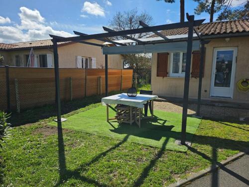 Gujan-Mestras Casa | Maison familiale avec jardin, proche Dune du Pyla - 3 chambres - TV, WiFi, parking - FR-1-319-536