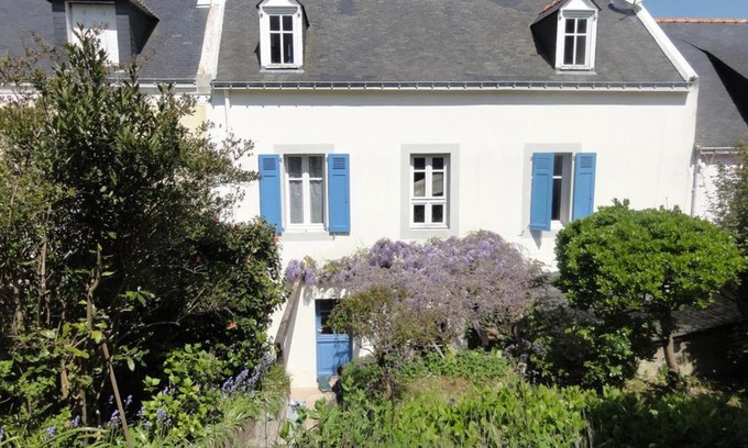Sauzon Casa | Maison familiale typique à Sauzon avec jardin, proche du port - FR-1-418-11