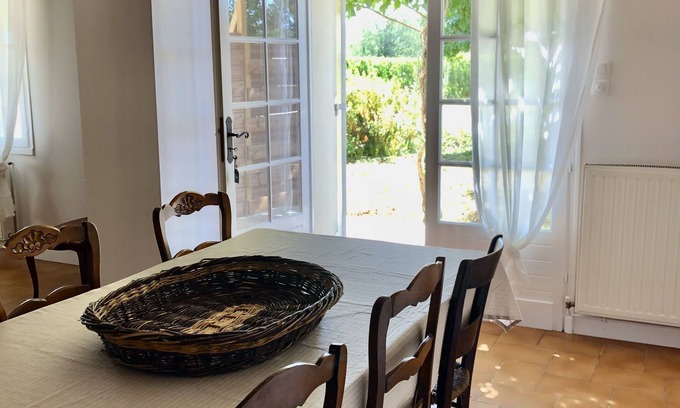 Saint-Nazaire Casa | Maison de Campagne, Rénovée, au Calme, Entre Vignoble Bordelais et Bergeracois