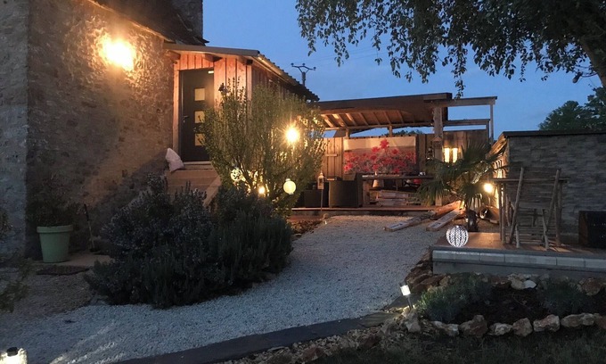Saint-Martial-de-Nabirat Villa | Maison familiale traditionnelle périgourdine. Au calme en pleine nature