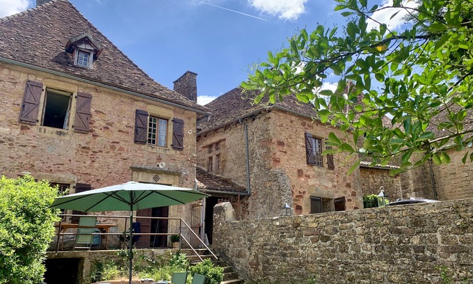 Prudhomat Casa | Maison Gite 7 Pers au Pied Château Médiéval, au Cœur Plus Beaux Villages France