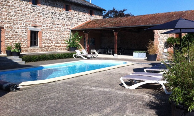 La Pacaudiere Otro | Maison Les Bardon; villa con piscina climatizada para 8 personas