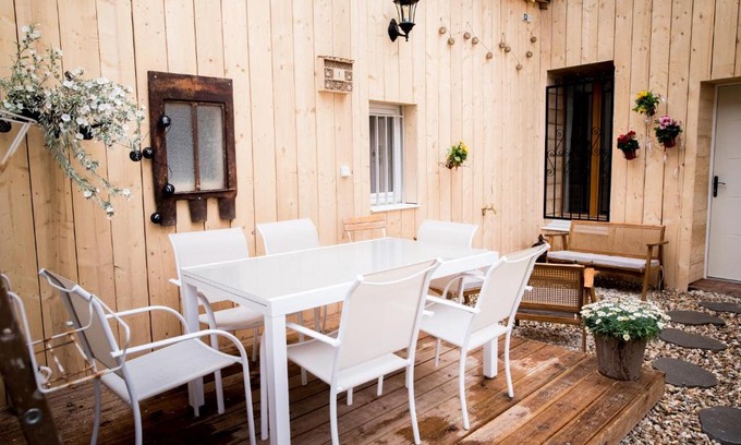 Quartier Administrations Casa | maison MARTEL nimes centre climatisé