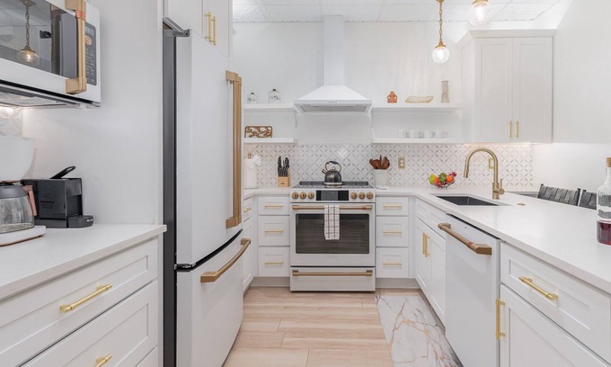 Downtown Nashville Cabaña | Maison Modiste - Walk to Broadway & Printers Alley