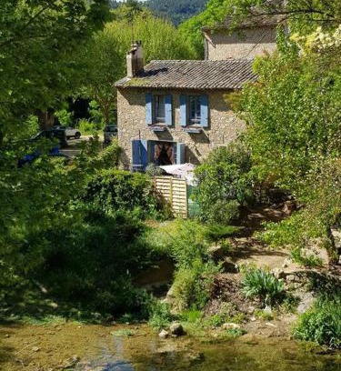Correns Casa | Maison Péchelune