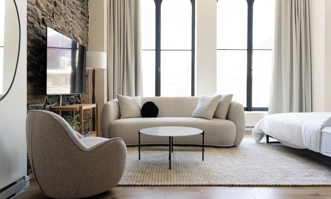 Old Montreal Apartamento | Maison Place Jacques-Cartier by Luxury In Transit