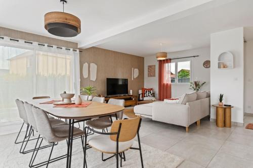 Montigny Casa | Maison rénovée haut de gamme - 4 chambres, terrasse, parking