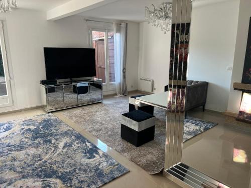 Domont Casa | Maison Serenity Domont Retreat