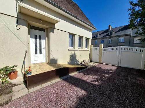 Montebourg Casa | Maison spacieuse à Montebourg avec jardin