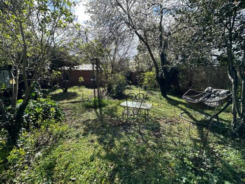 Saint-Serge Apartamento | Maisonnette studio avec jardin