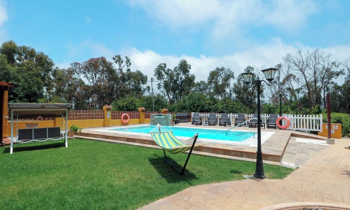 Moya Villa | Majestuosa Villa en la montaña con piscina climatizada