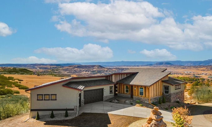 Castle Rock Casa | MAJESTIC SUNSET RETREAT - BREATHTAKING MOUNTAIN VIEWS!