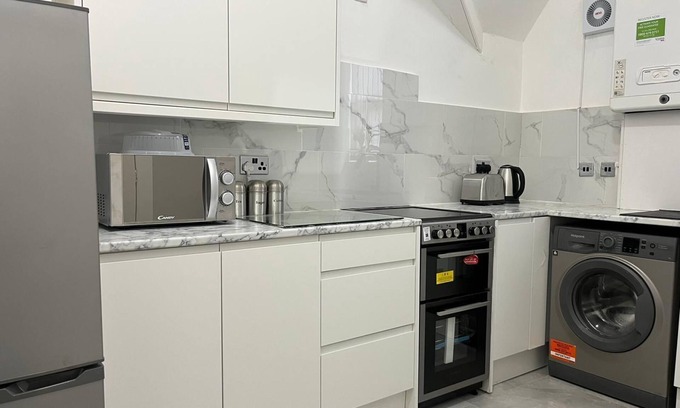 Openshaw Apartamento | Make everyday special with a stay at Harmony suite!